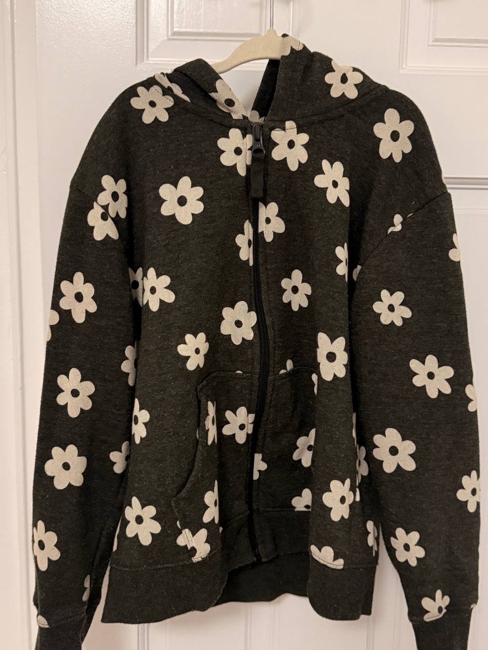2 sweaters bundle - Picture 2 of 2
